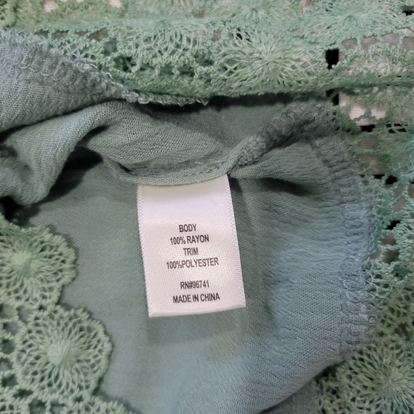 Self Esteem Crochet Lace Trim Bell Sleeve Crop Top Blouse in Sage Size S - Picture 8 of 8